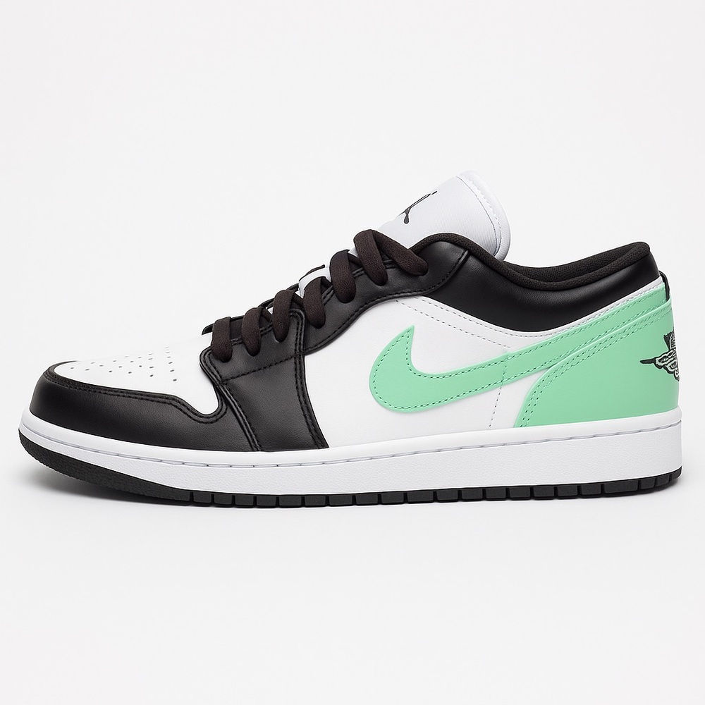 Nike Jordan 1 Low “Green Glow”
Style Code: 553558-131